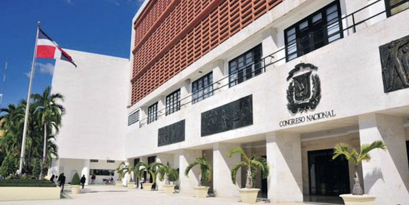 Comisión de legisladores posterga análisis del aborto y otros temas conflictivos del Código Penal